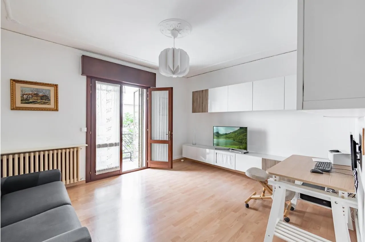 Sunset Mestre Apartment 0*,  イタリア